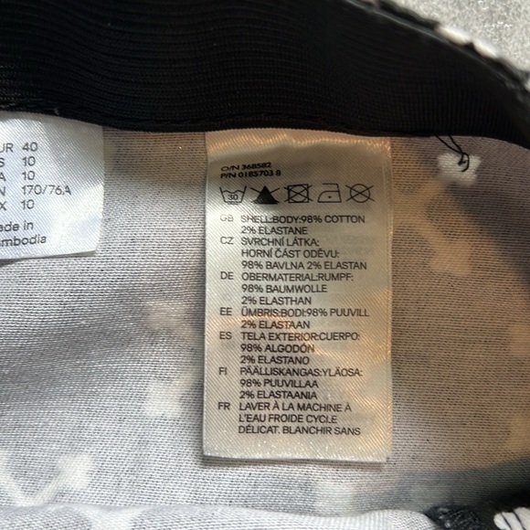 H&M black & white tribal mini skirt size 10 stretchy X pattern - Picture 8 of 8